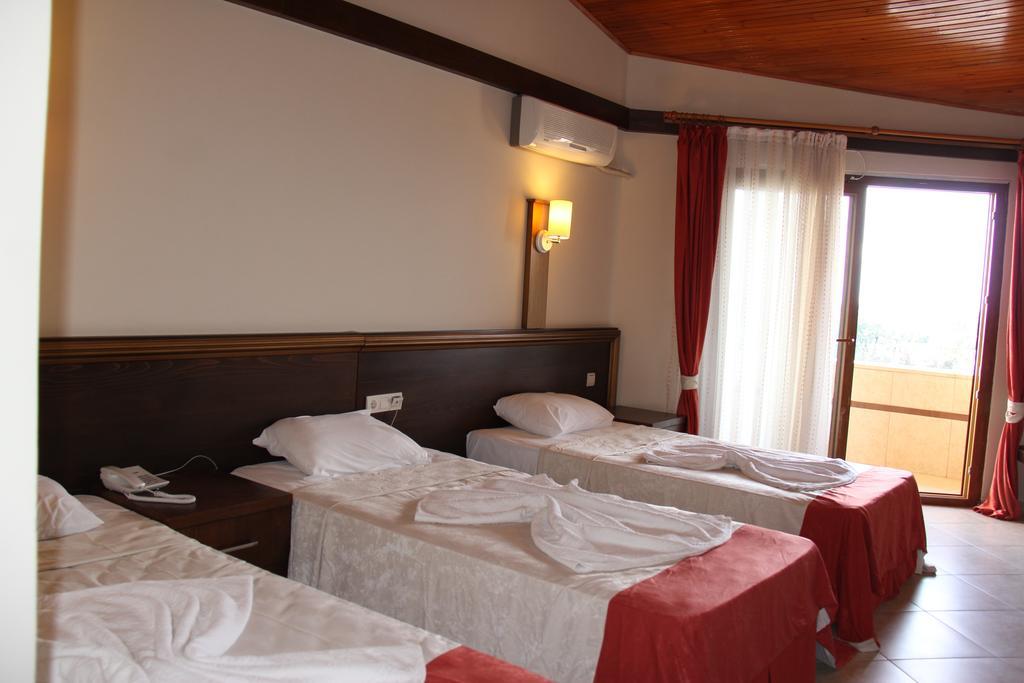 Gumus Hotel Arsuz Exterior foto